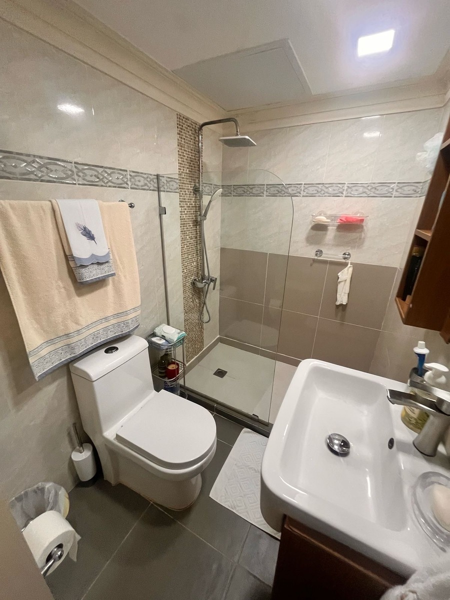 17 de 21: Baño Secundario