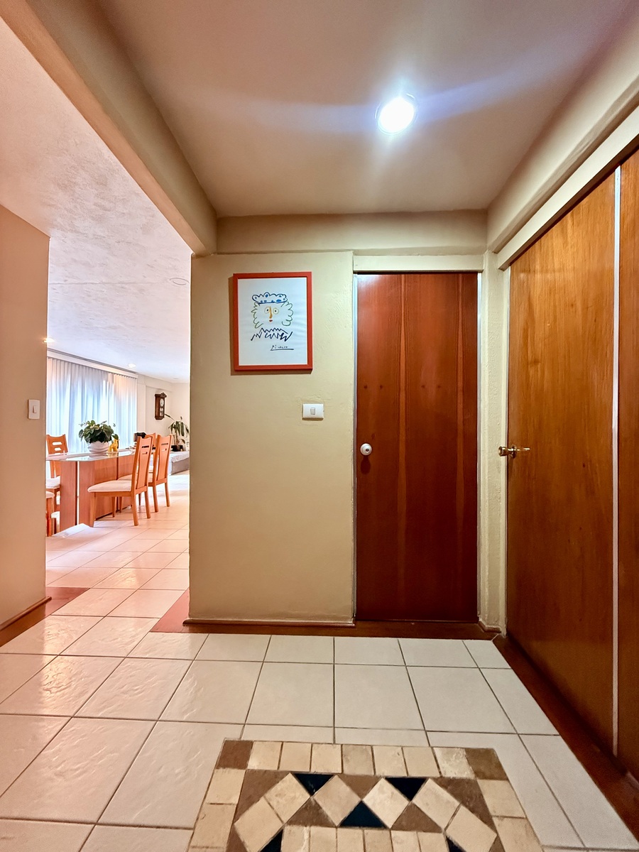 18 de 44: Vestíbulo interior