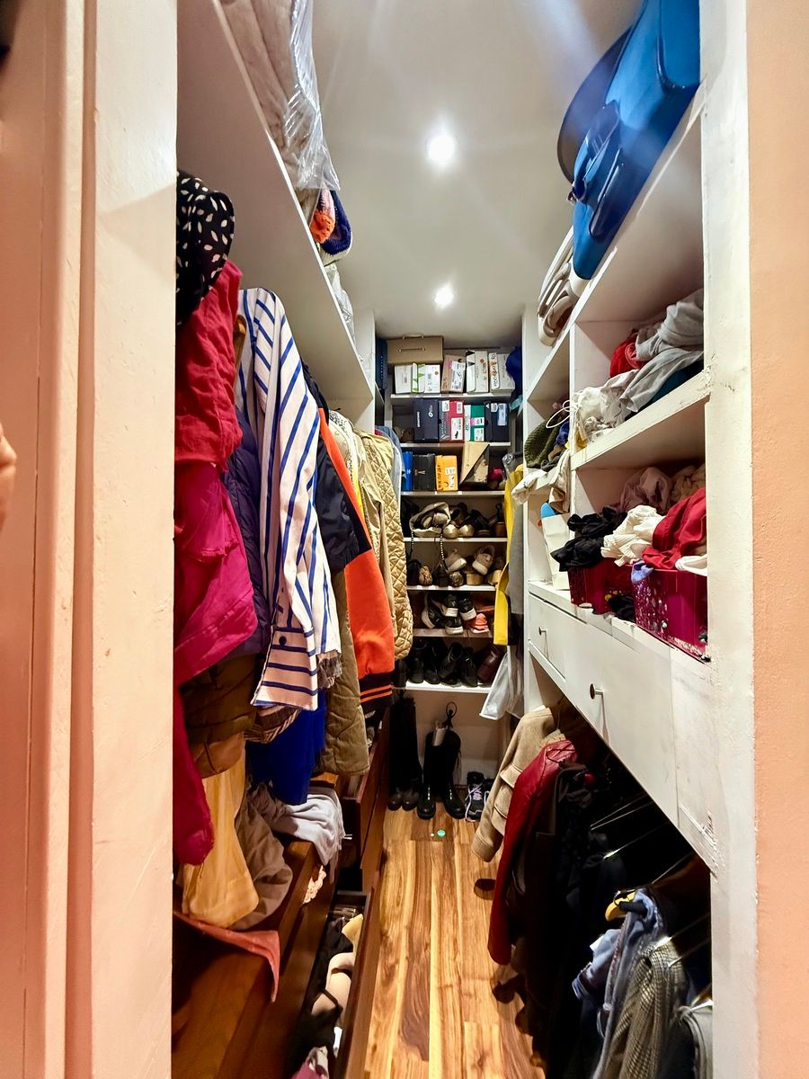 38 de 46: Vestidor recámara principal