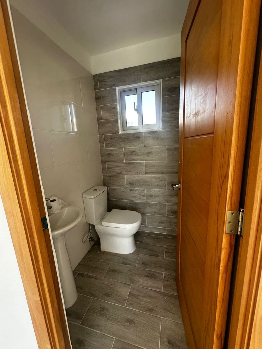 8 de 29: Medio Baño