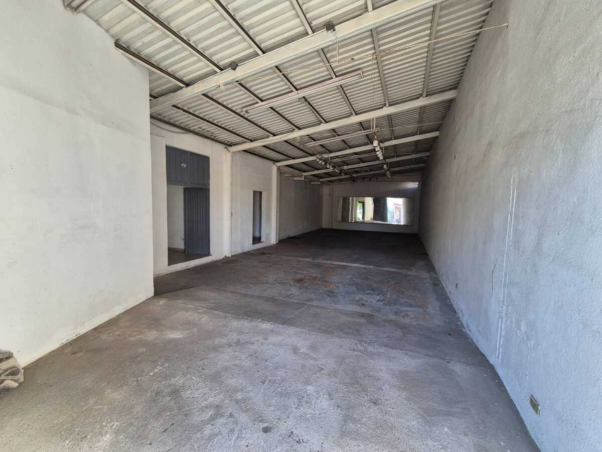 4 of 12: Area de Bodega