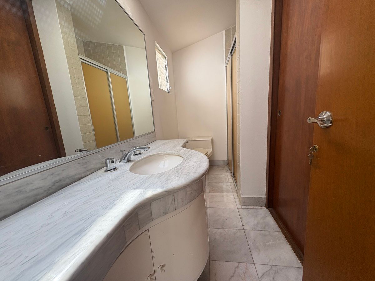 11 de 16: Baño