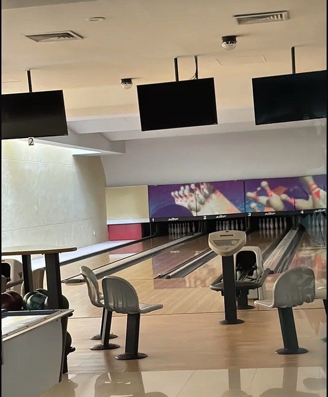 32 de 34: Boliche Casaclub