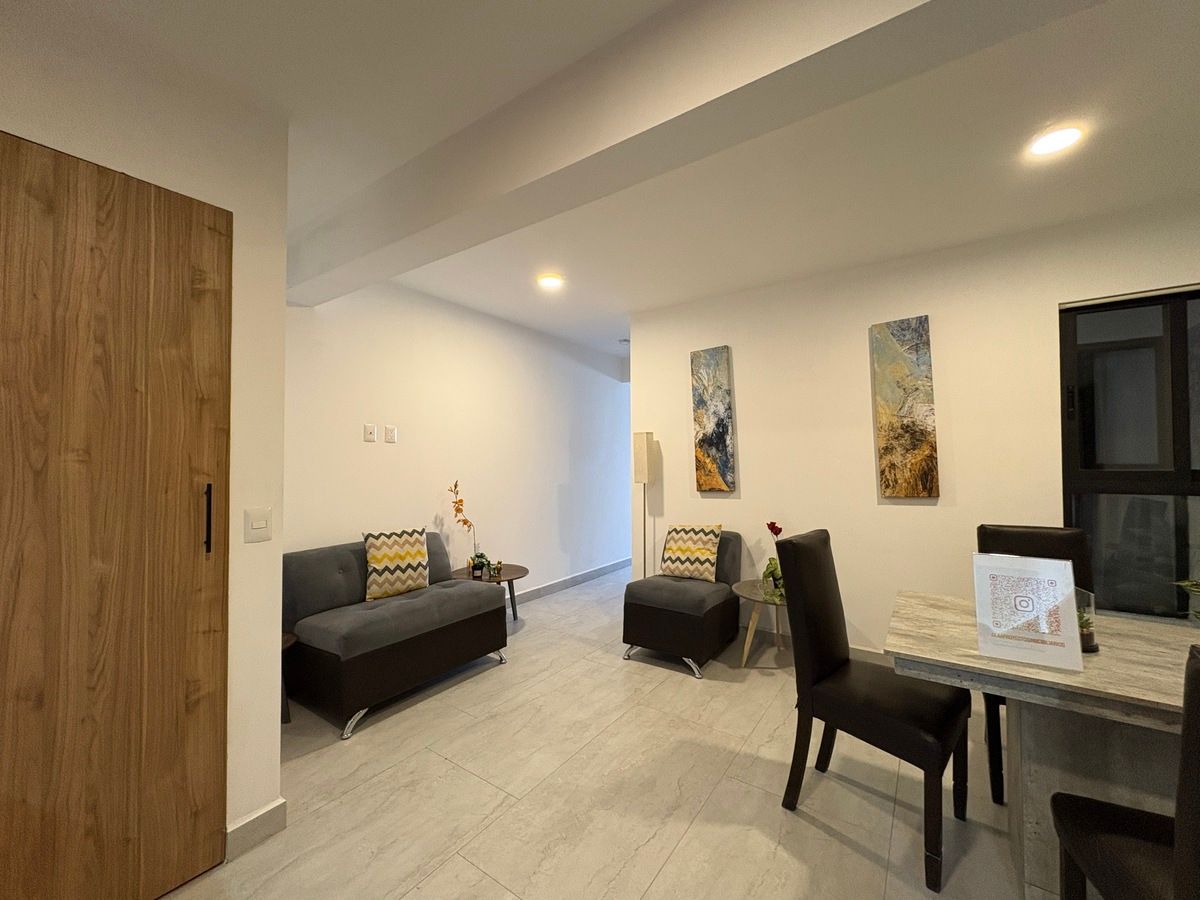 13 of 15: Sala-comedor