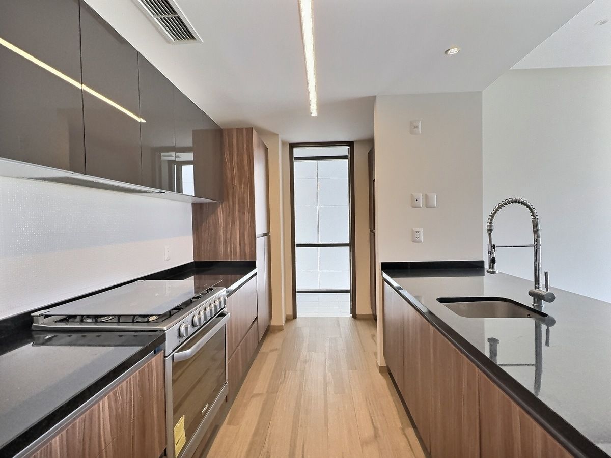 1 de 11: Amplia y moderna Cocina