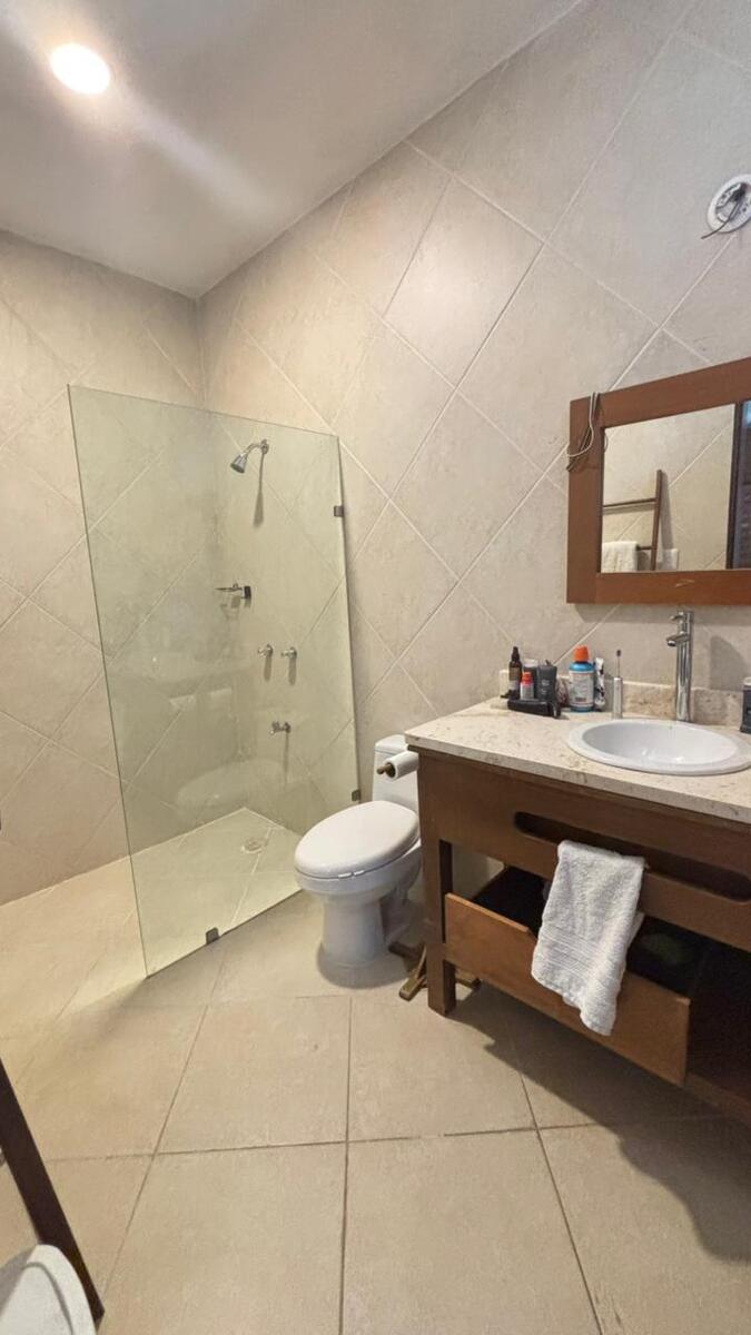 18 de 37: baño recámara secundaria