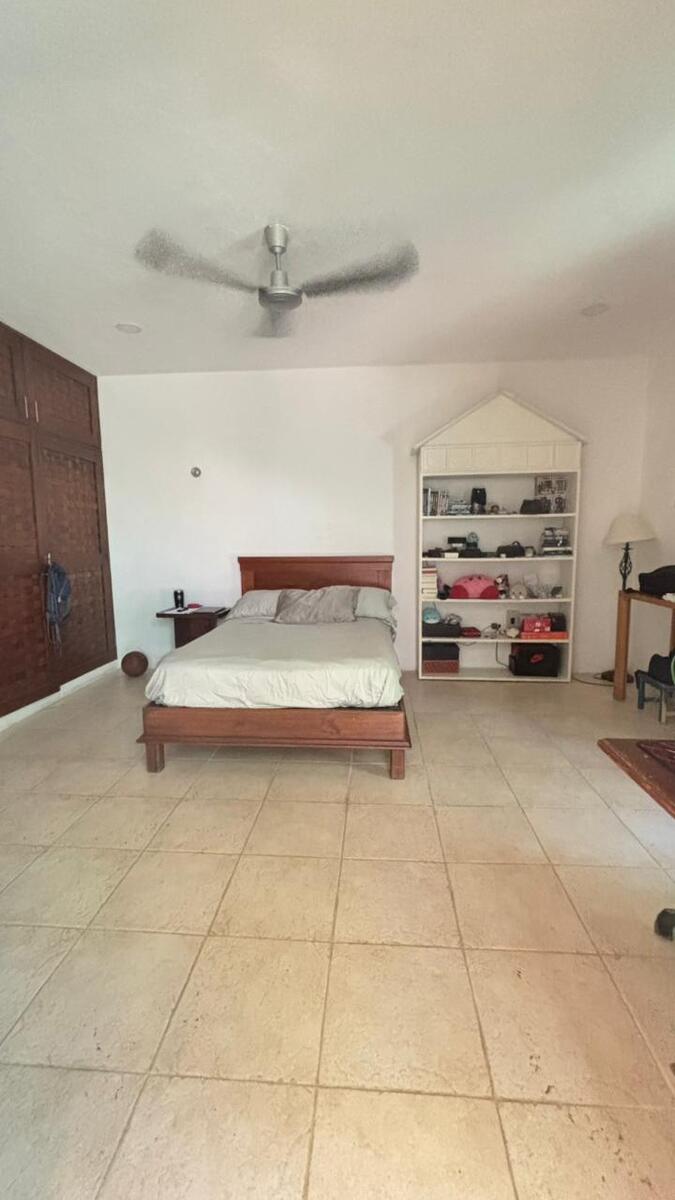 18 de 37: recámara secundaria con vista a la alberca