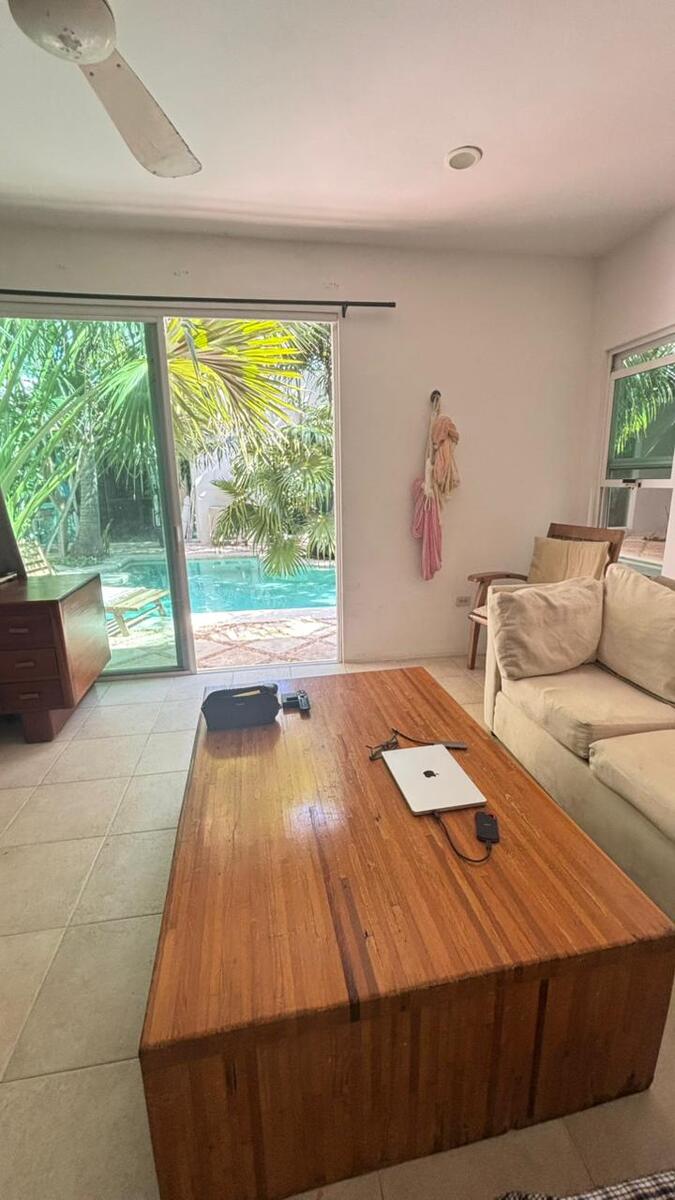 22 de 37: recámara secundaria con vista a la alberca