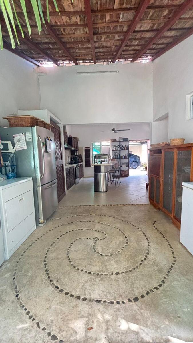 28 de 37: lavanderia y cocina