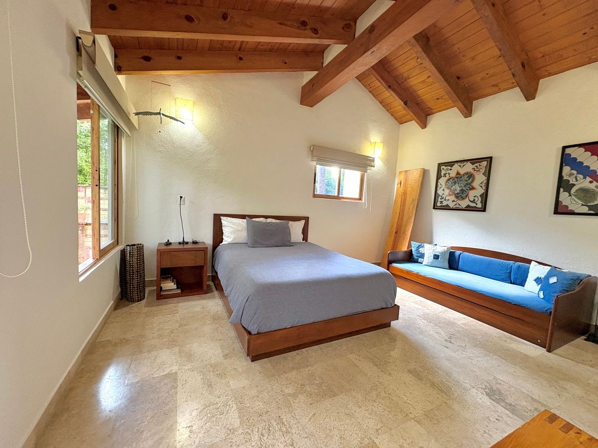 14 of 23: Segunda Habitación