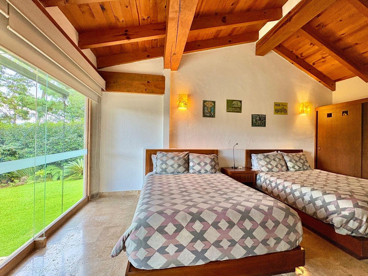 16 of 23: Tercera Habitación