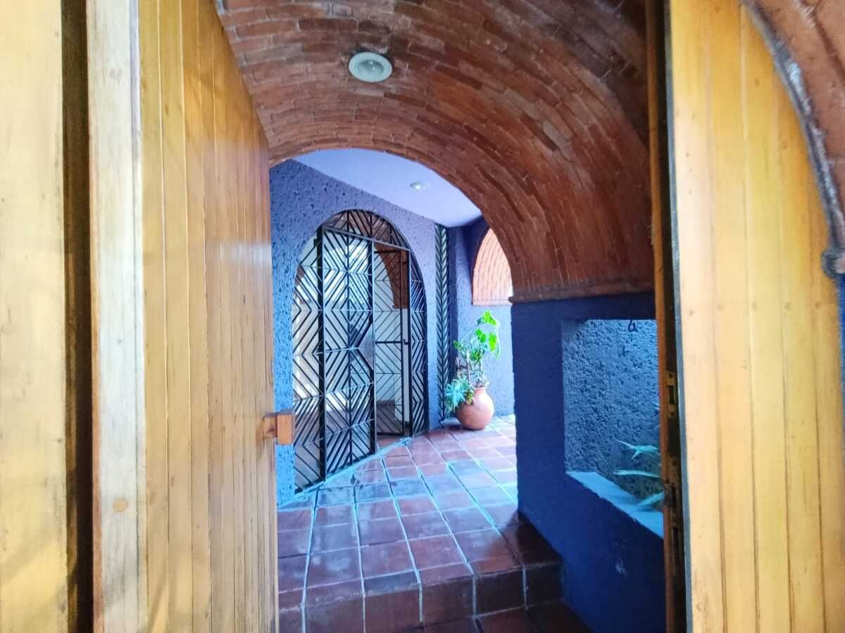 2 de 38: Entrada principal