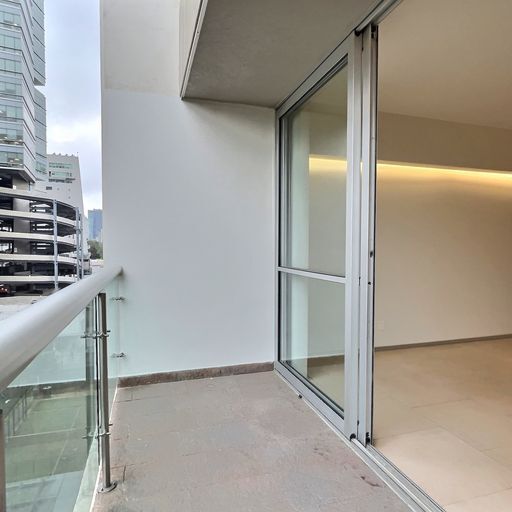 8 de 28: Terraza con acceso desde la sala