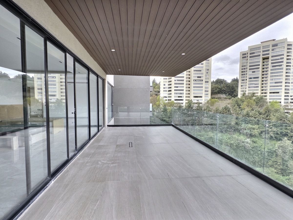 3 de 23: Terraza amplia