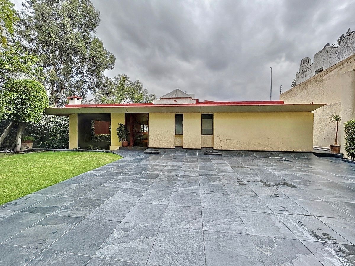 2 de 19: Frente de la casa