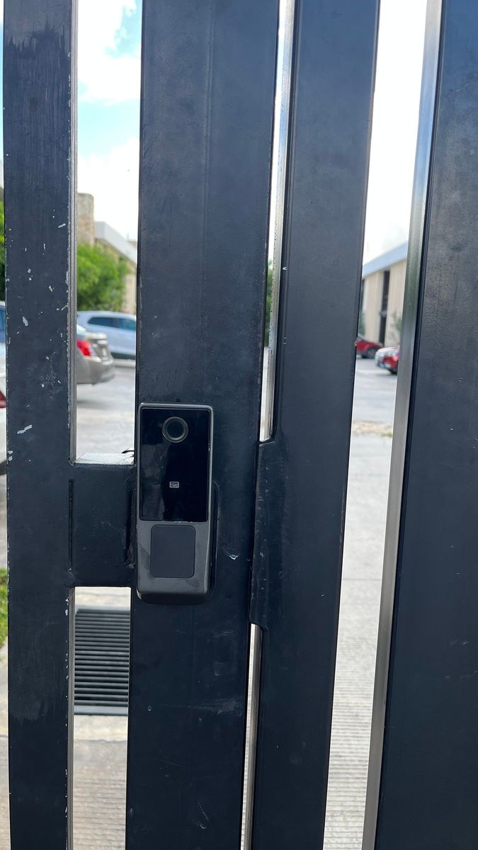 3 de 37: ACCESO CON BIOMETRICO