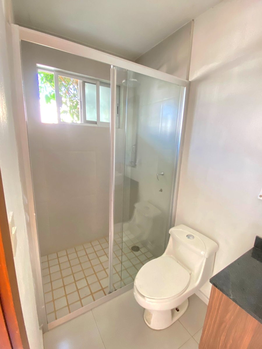 9 de 23: Baño completo en planta baja