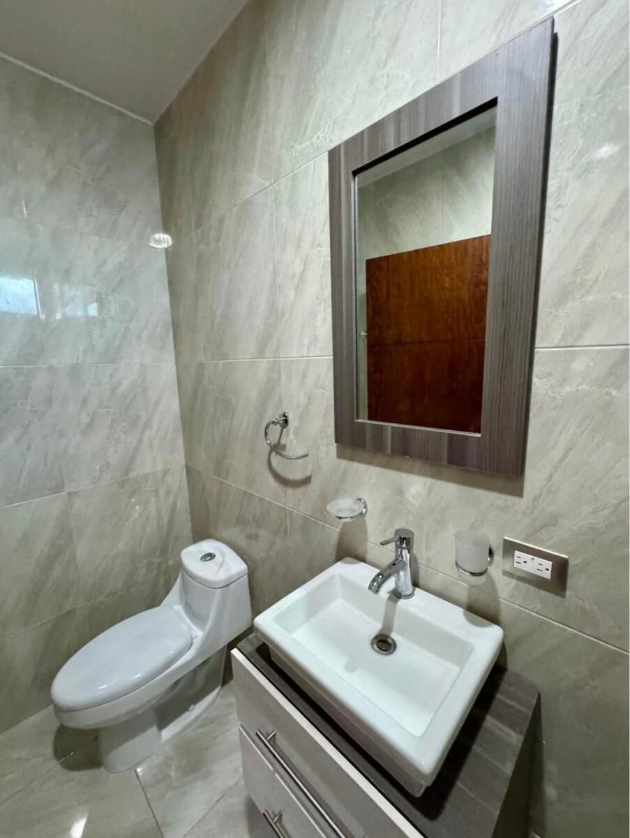 7 de 12: Medio baño