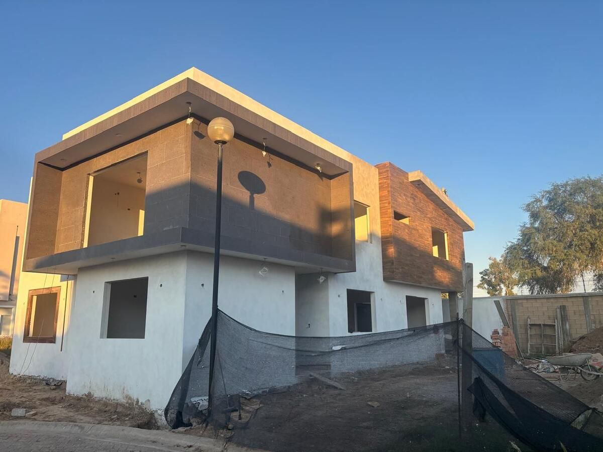 2 de 6: Fachada lateral