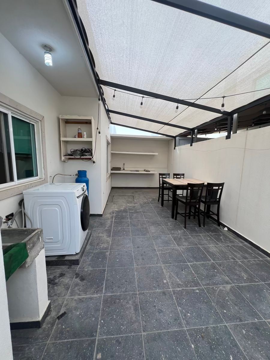 19 of 19: patio trasero