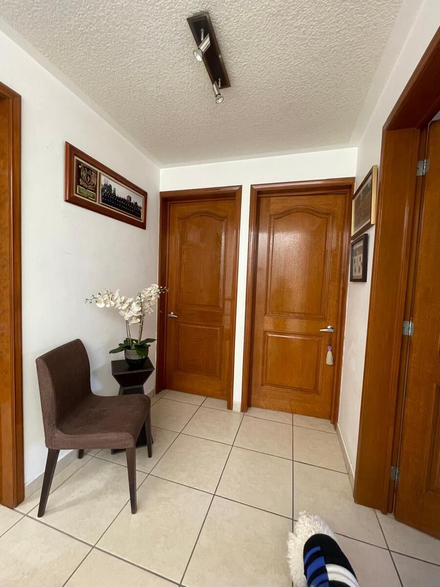 16 de 25: hall distribuidor