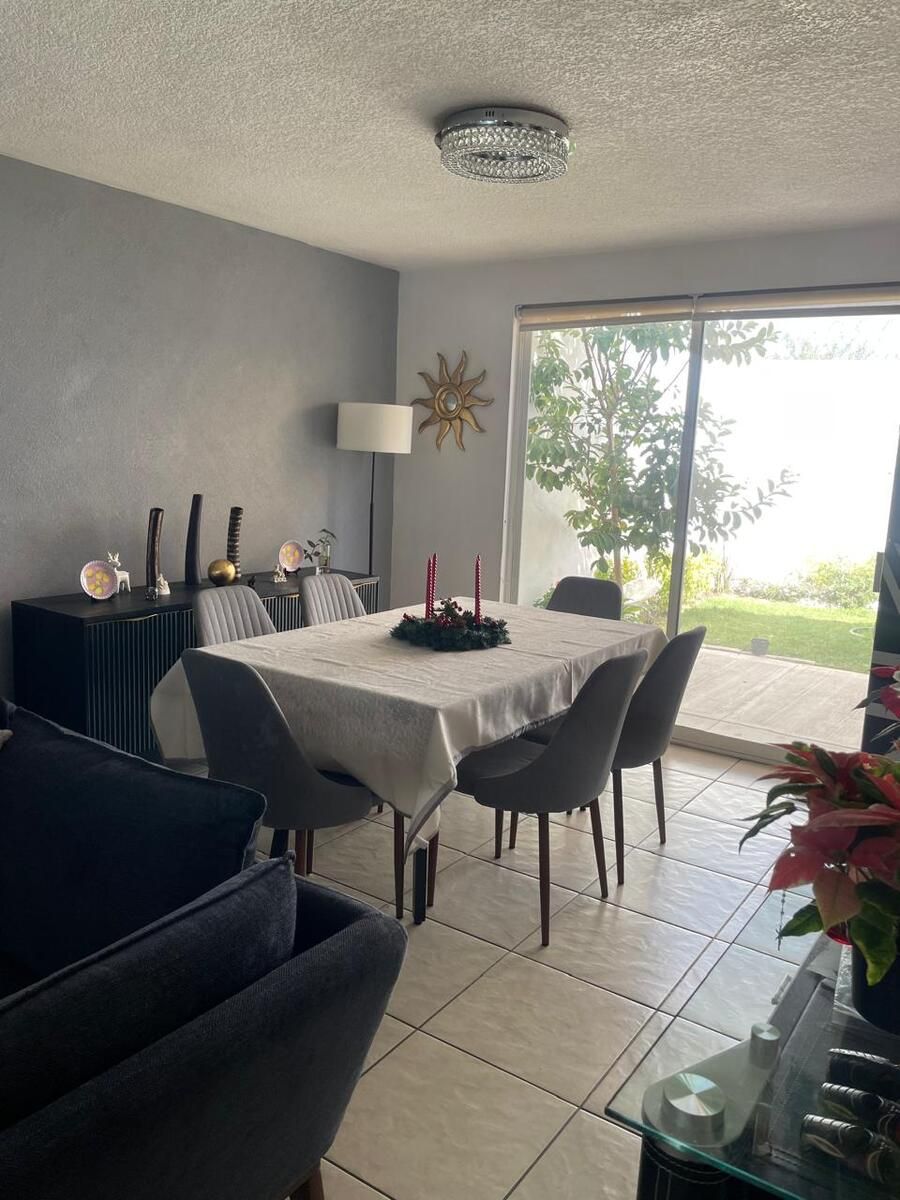 8 de 25: comedor y terraza