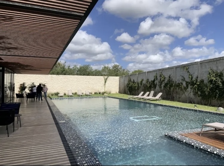 20 of 27: Amenidades de la Privada