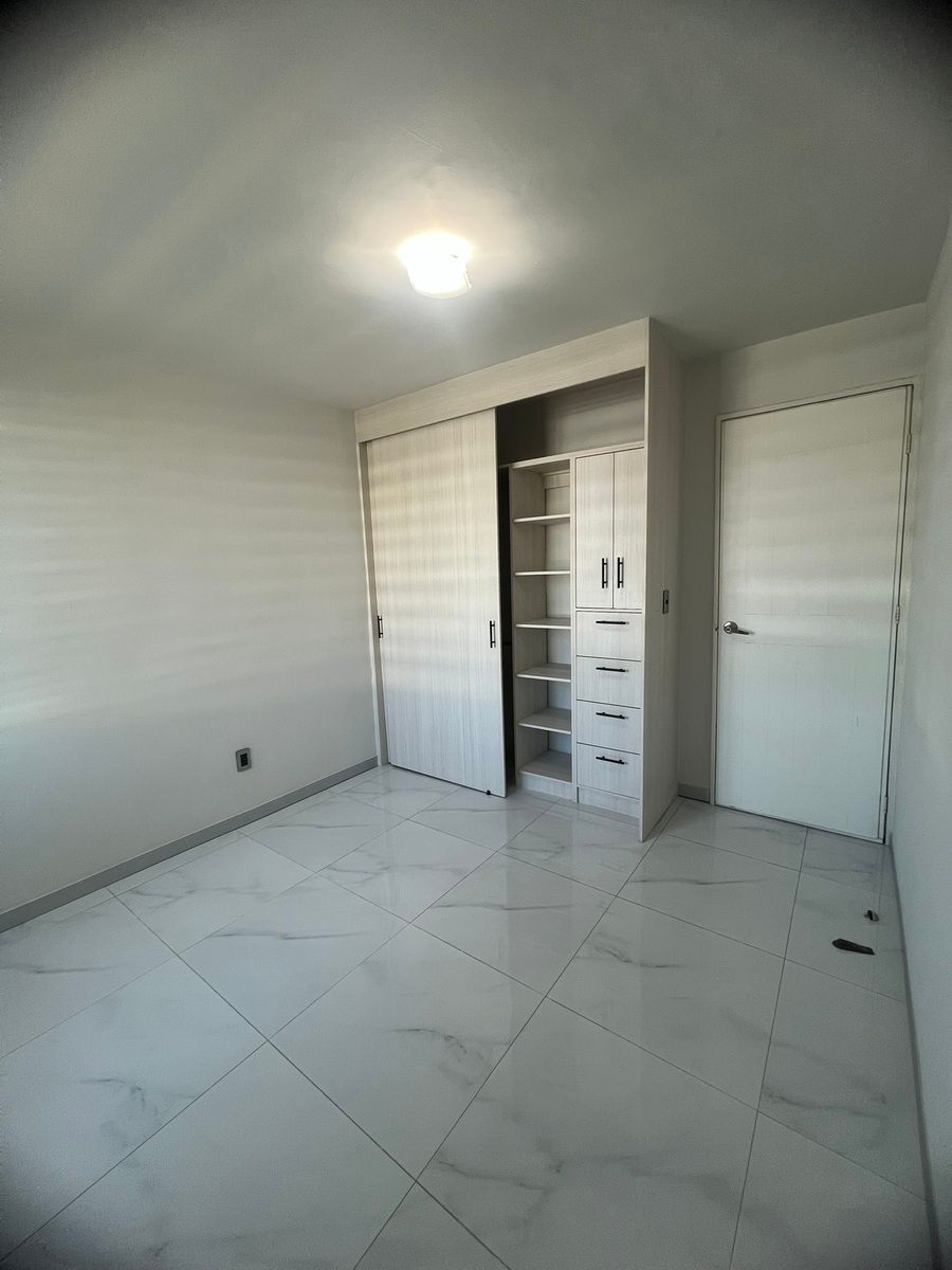 8 de 18: Dos closets en recamara principal