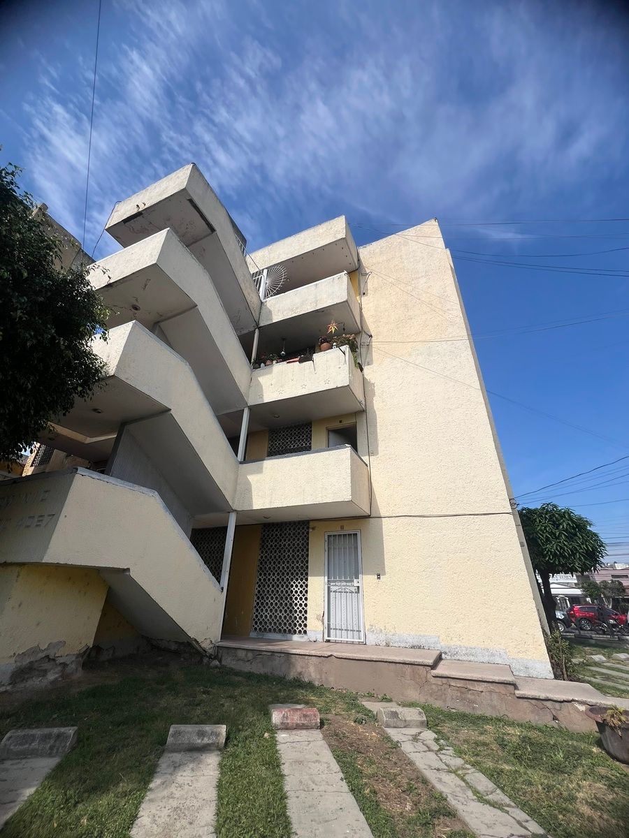 17 de 18: Torre de departamentos