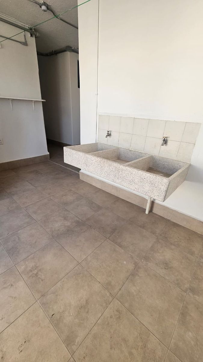 42 de 44: área de lavado