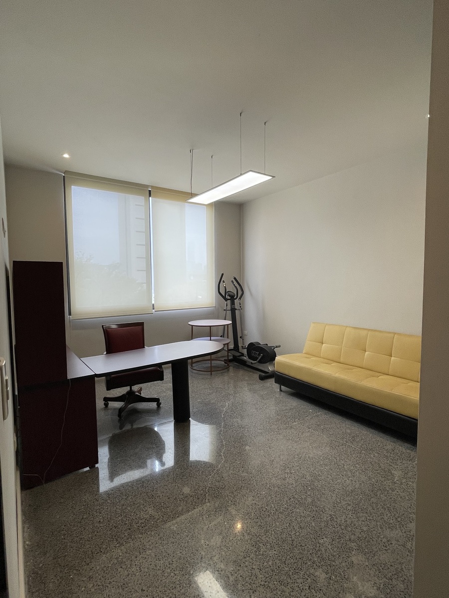 10 de 14: Oficina Tercer Planta