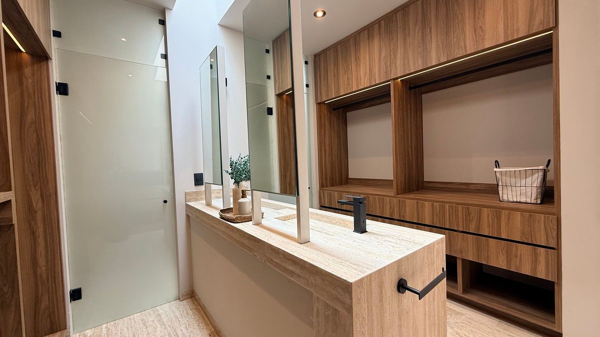 15 de 21: baño recámara principal y vestidor