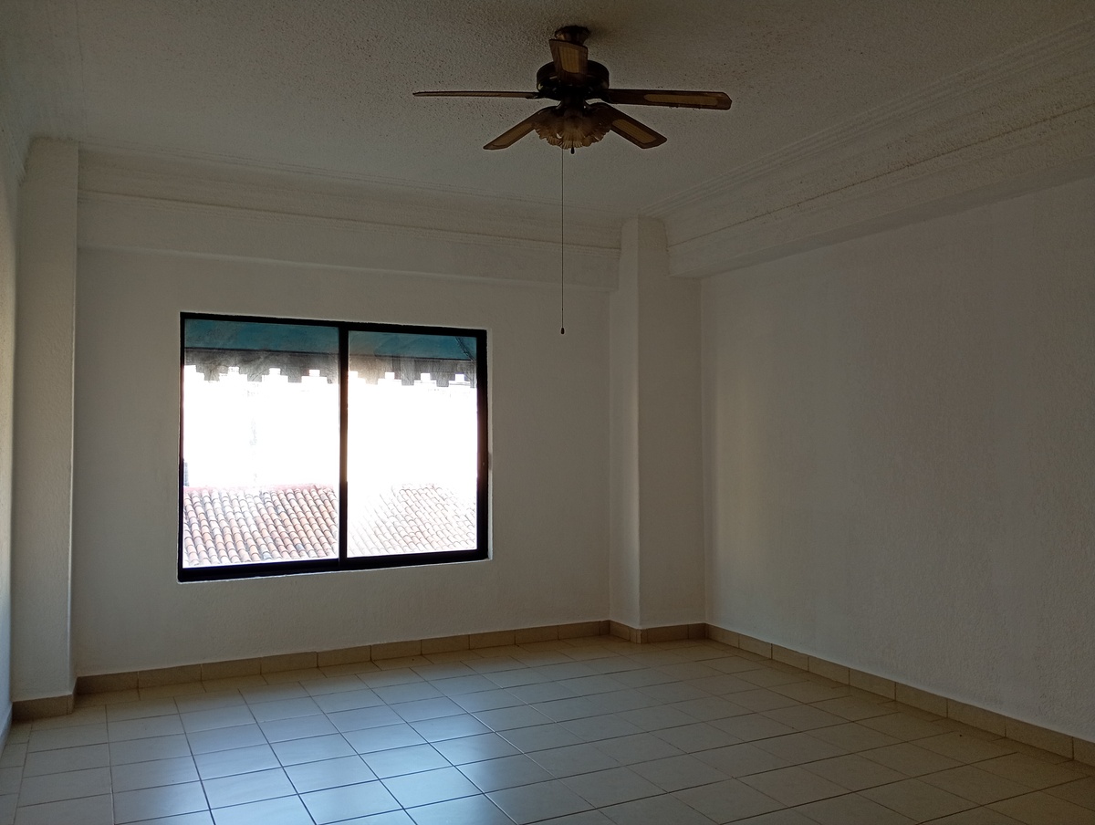 12 of 20: SALA- COMEDOR