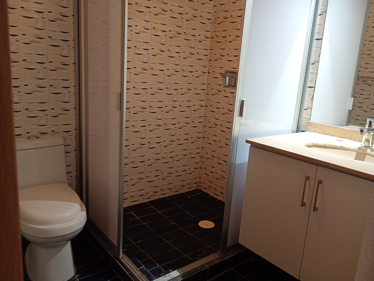 13 of 20: BAÑO COMPLETO