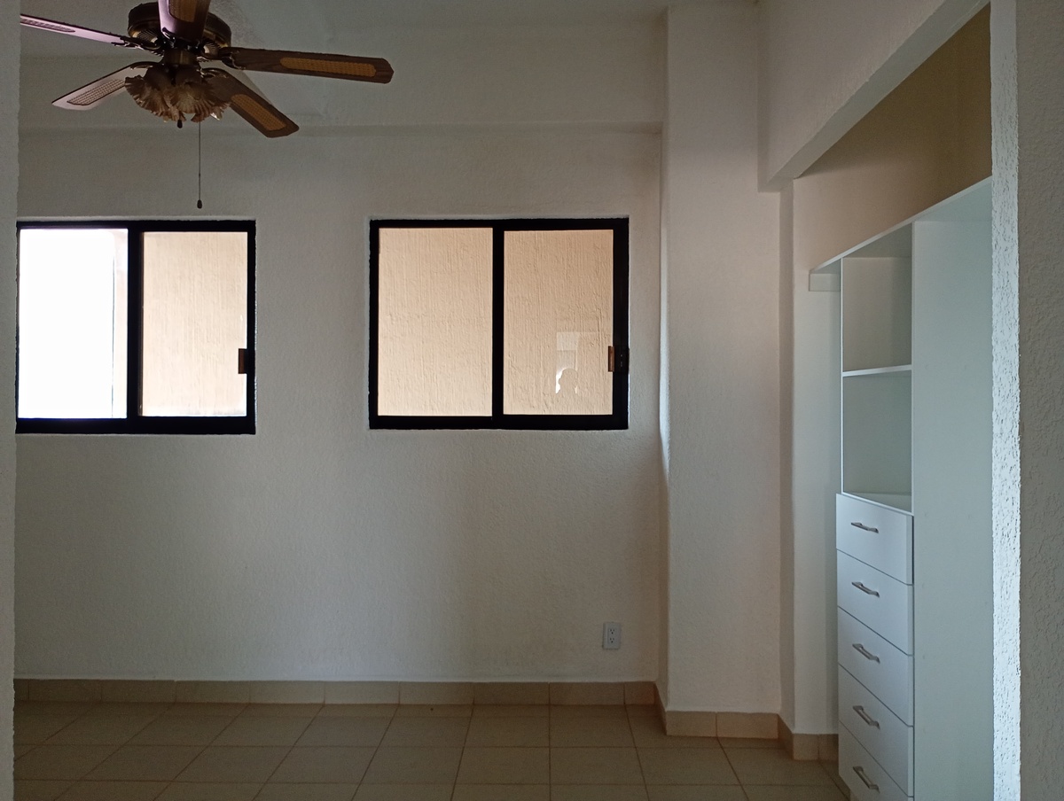 15 of 20: RECÁMARA PRINCIPAL