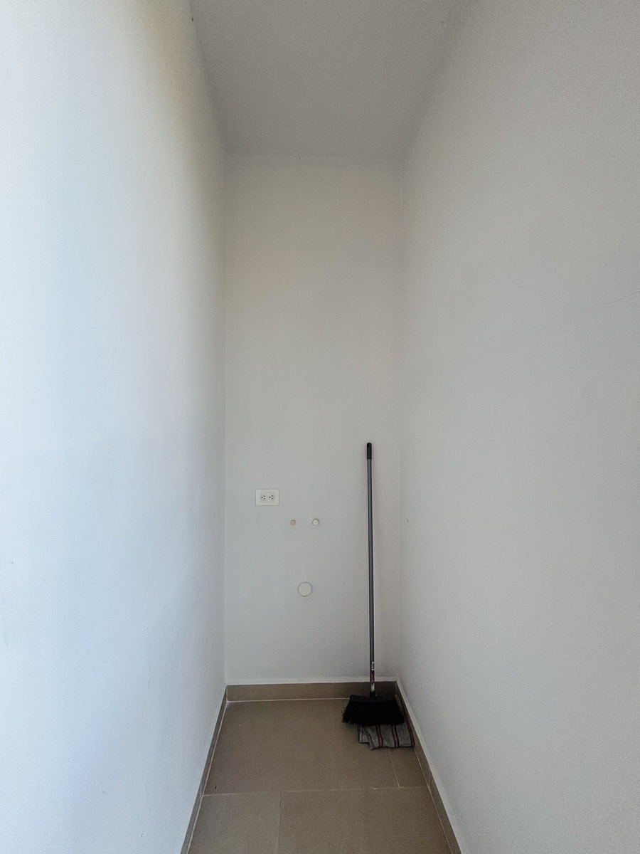 5 de 17: ÁREA PARA LAVADORA