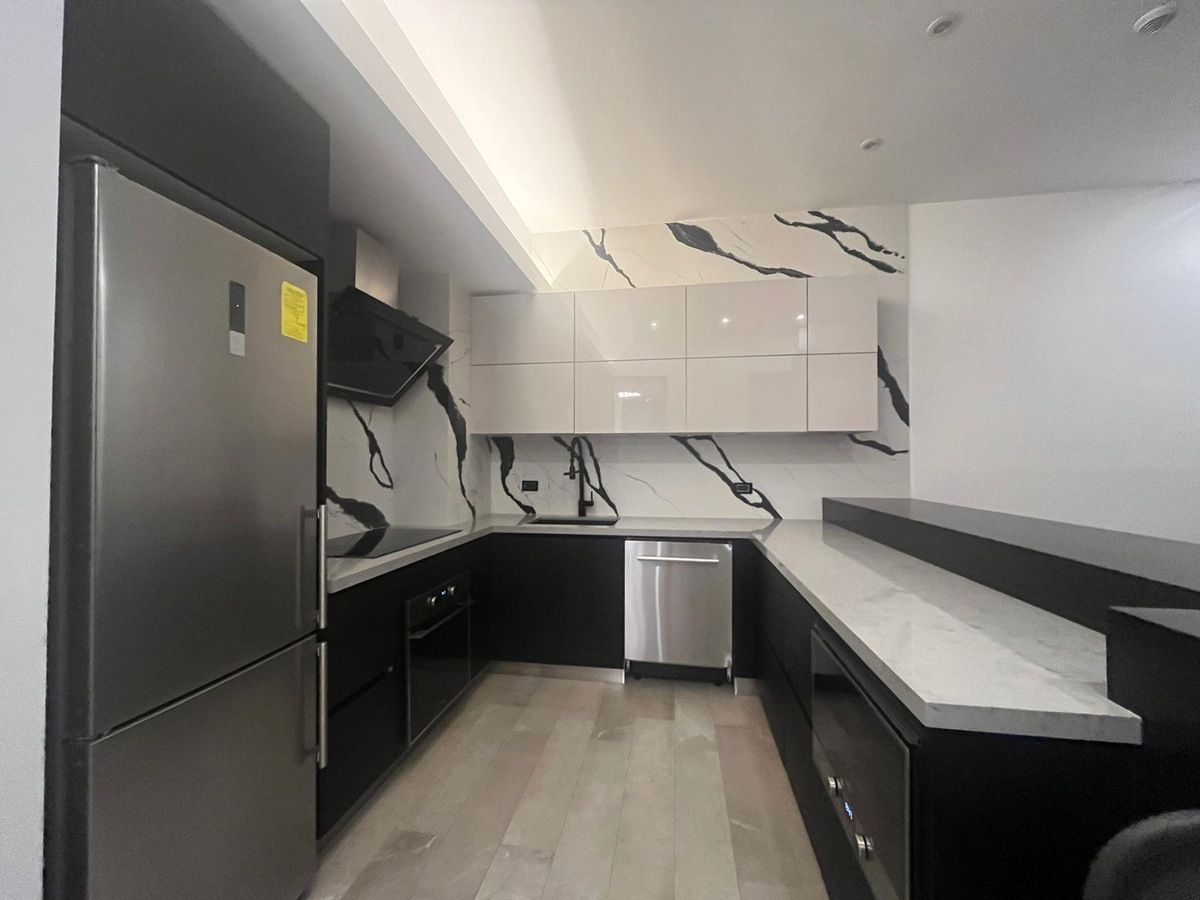 4 of 16: Cocina Equipada