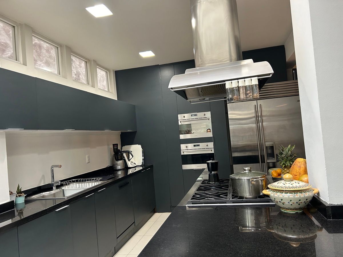 16 of 20: cocina remodelada recientemente