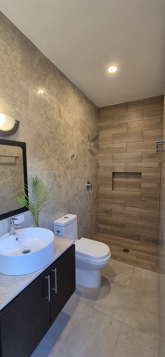 15 de 33: BAÑO ALBERCA