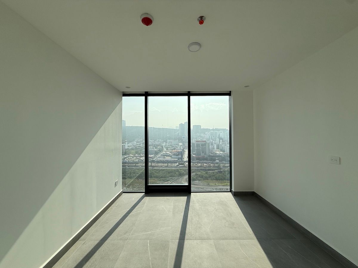 10 of 20: Recamara 2