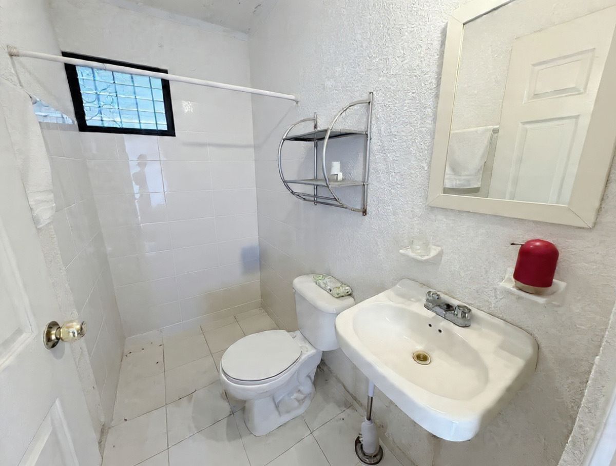 11 de 26: Baño de planta baja