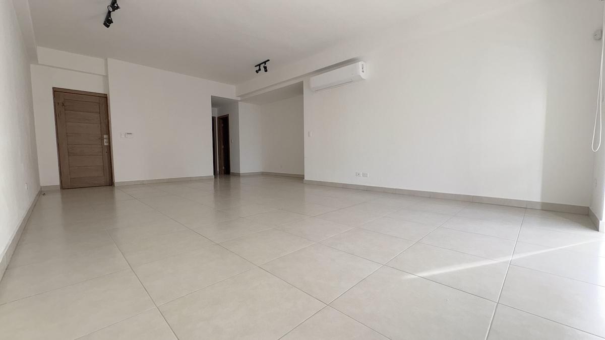 3 de 26: sala y comedor otro ángulo