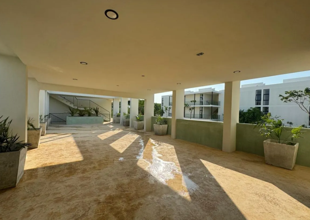 16 de 18: area común