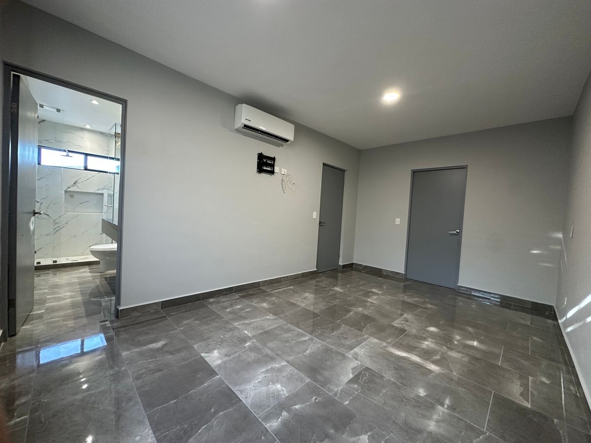 16 de 22: Recamara secundaria amplia c/ baño y walking closet