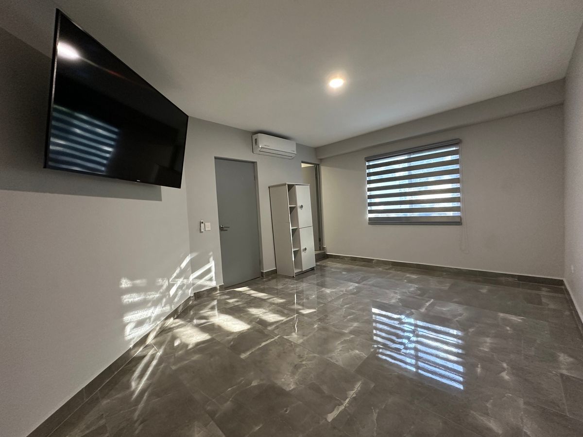 22 de 22: TV y persiana