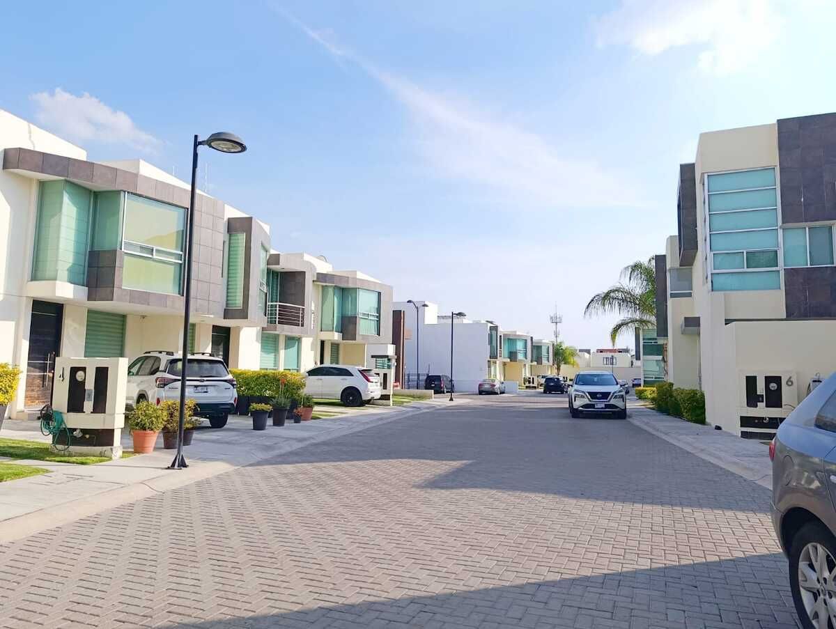 2 de 26: Privada exclusiva 46 casas