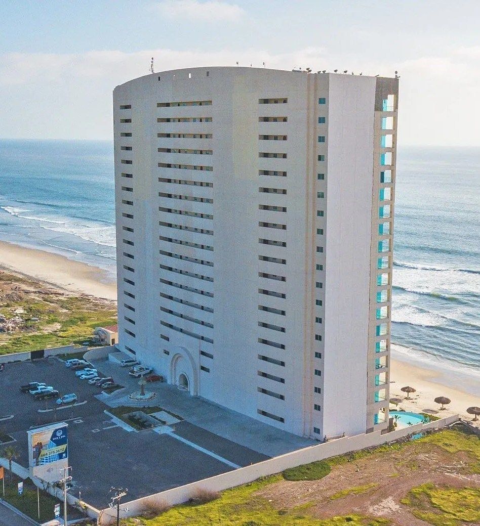 CONDOMINIO EN VENTA CON VISTA AL MAR EN MAR Y SOL - foto 1