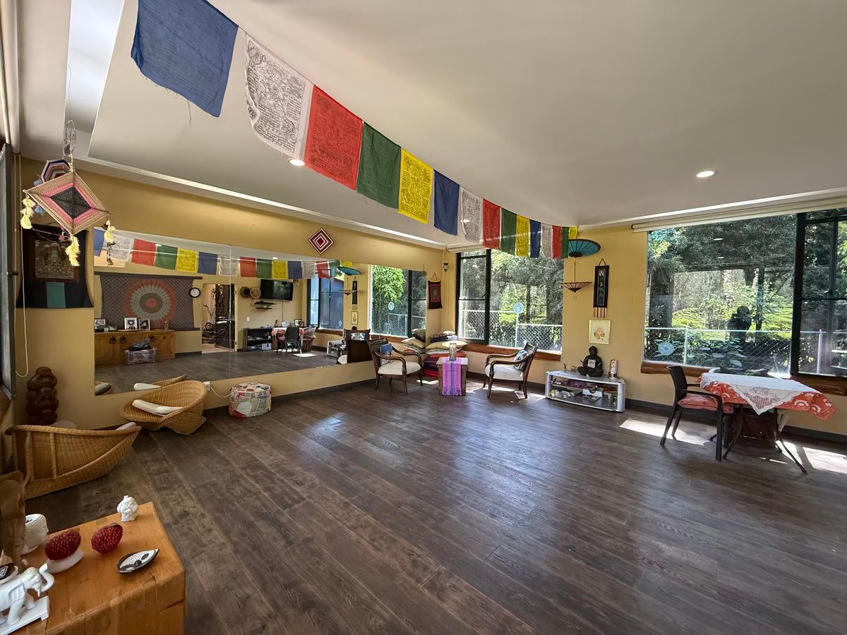 39 de 40: Cuarto de meditación en la casita