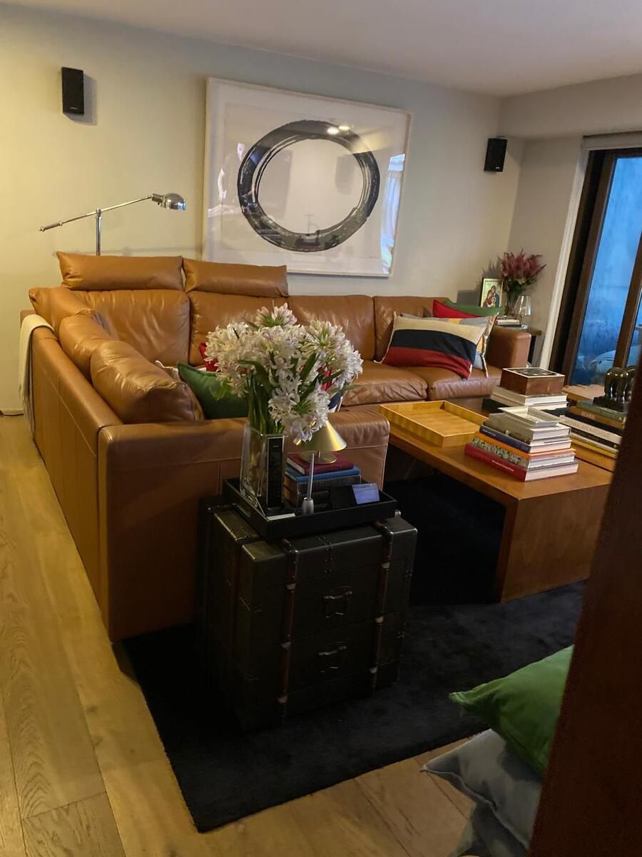 7 de 22: Salon de TV de planta baja