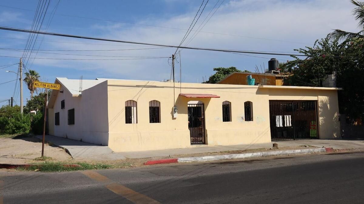 2 de 9: Casa amplia en esquina.